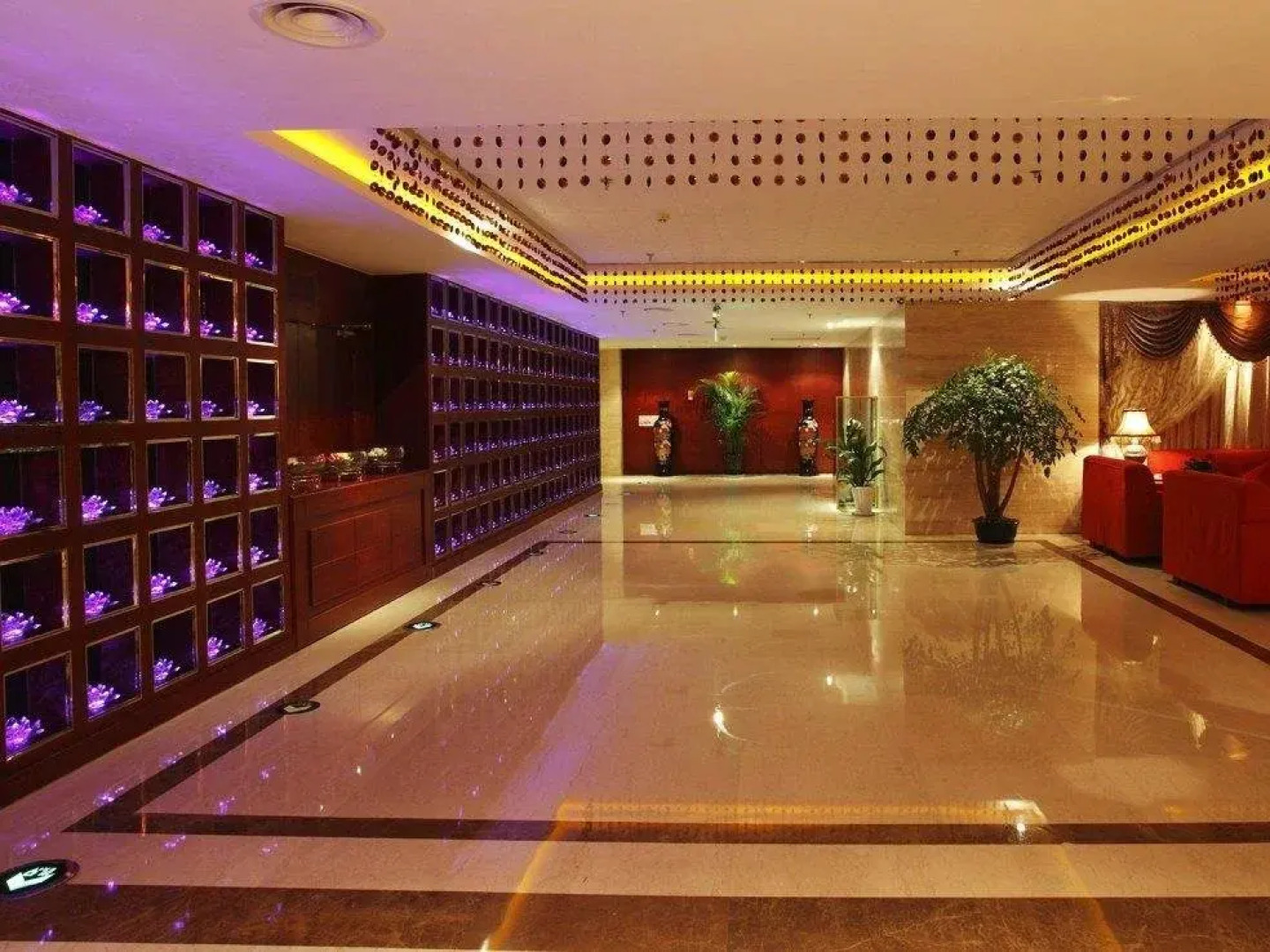 Huzhou Wuxing Crown Hotel