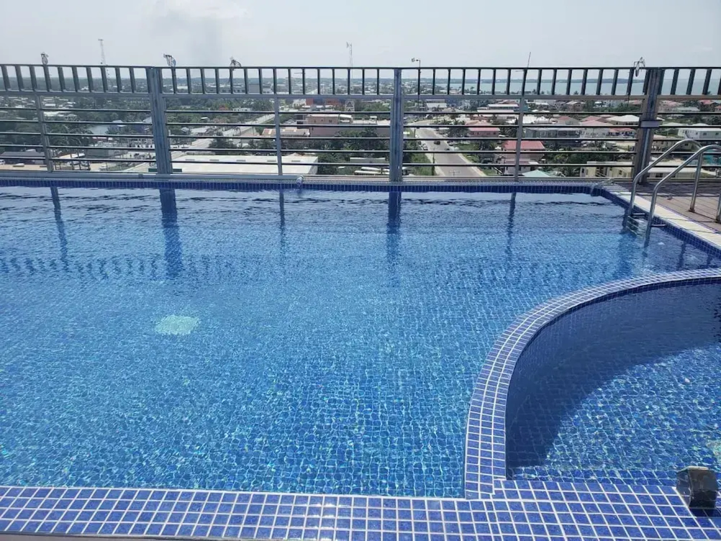 Golden Tree Hotel