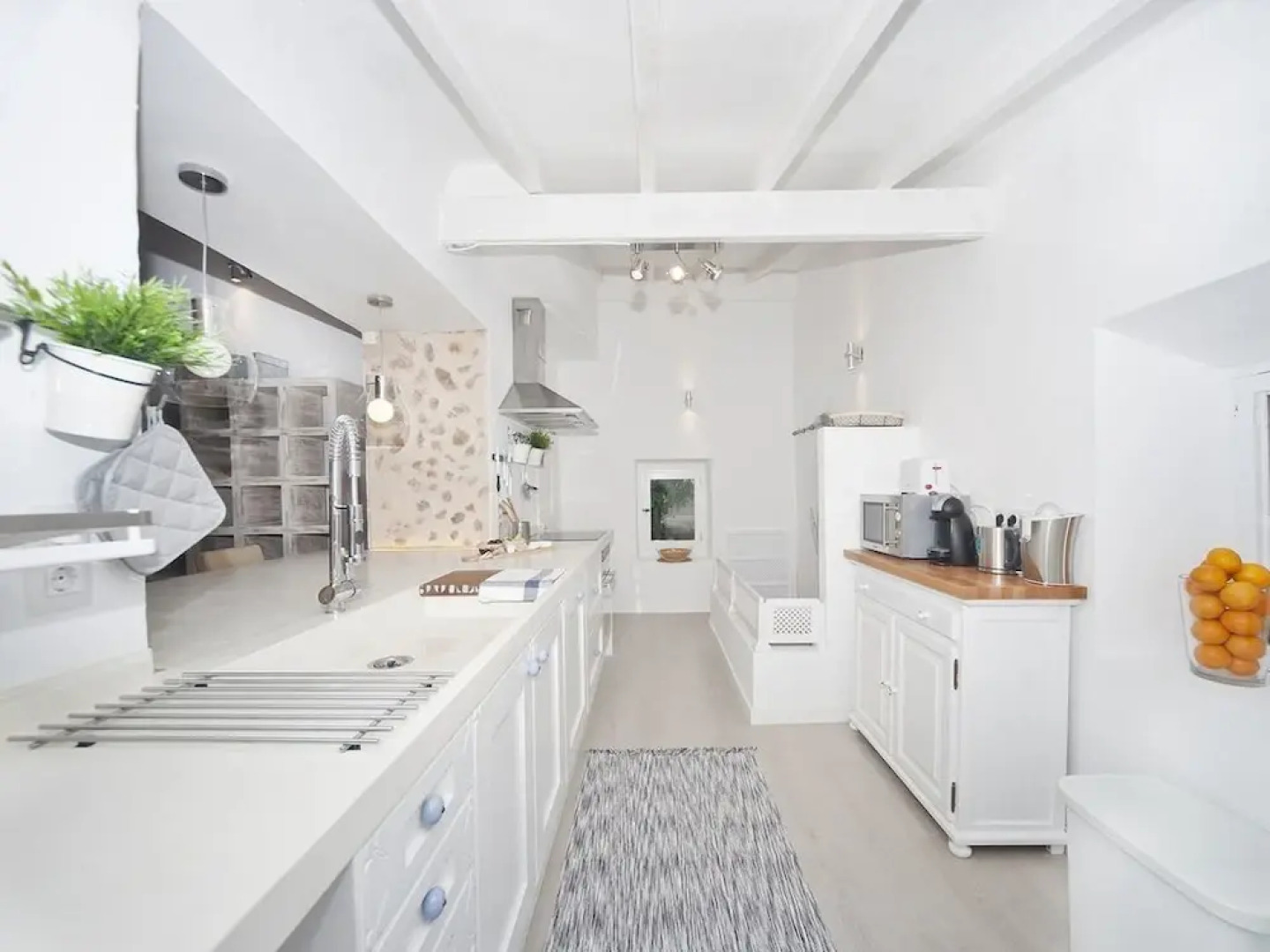 Charming mansion with pool sea view