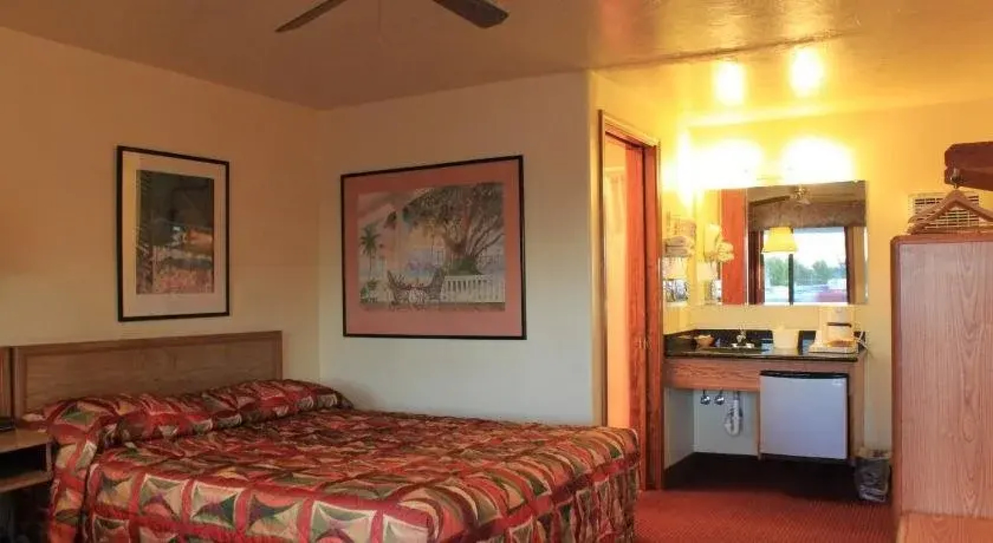 Kiva Motel