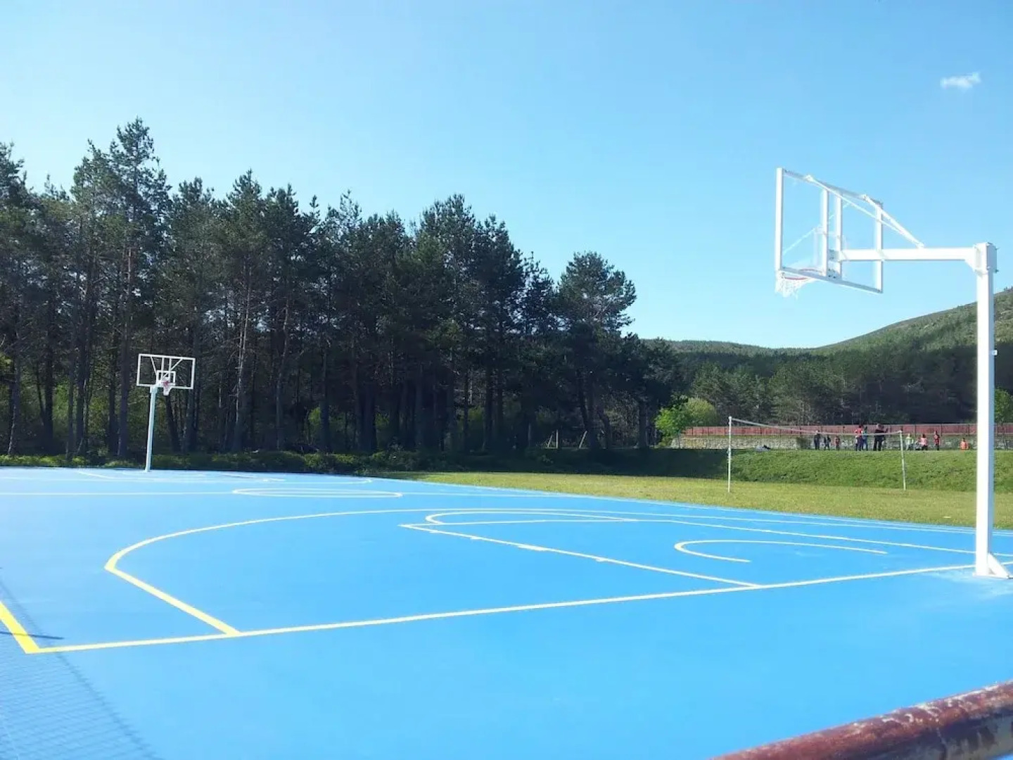 Oca Manzaneda Estación de Montaña