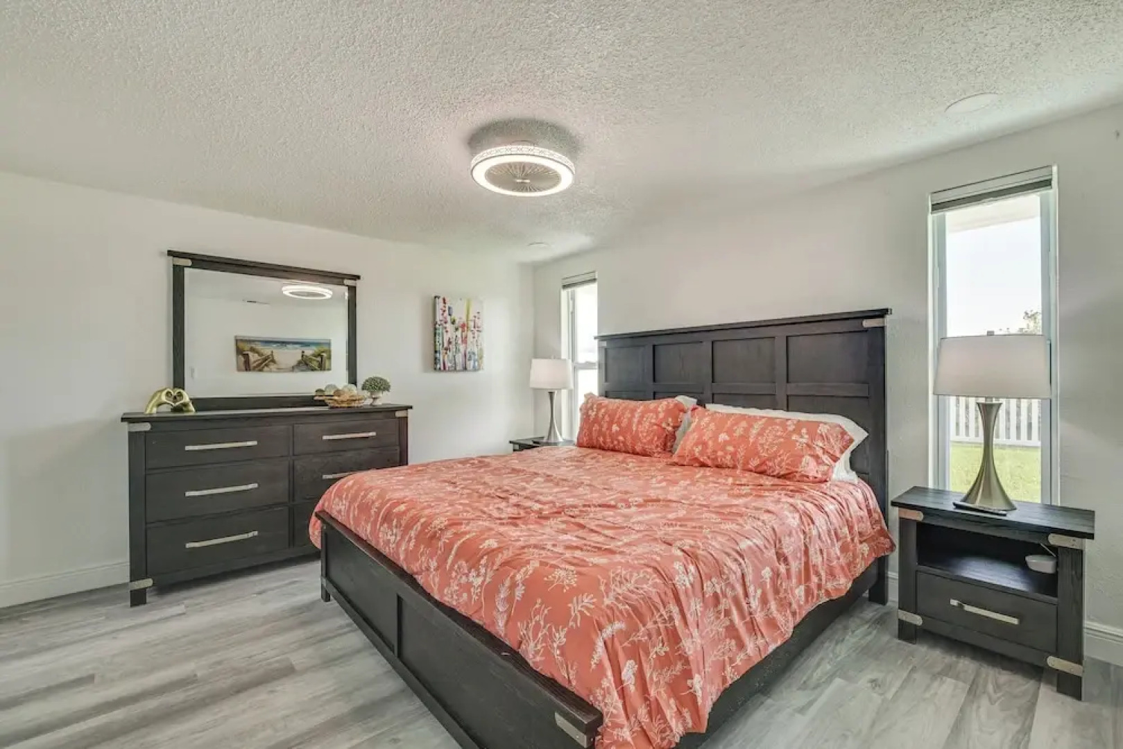 Canal-front Holiday Home Near Beach: Swim & Paddle