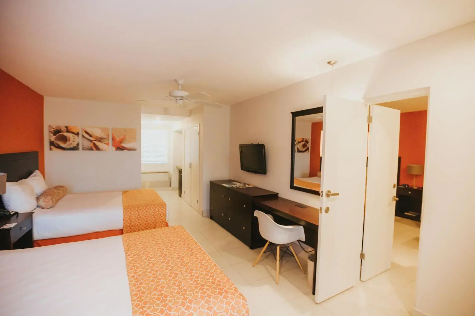 voco Surfside Aruba by IHG