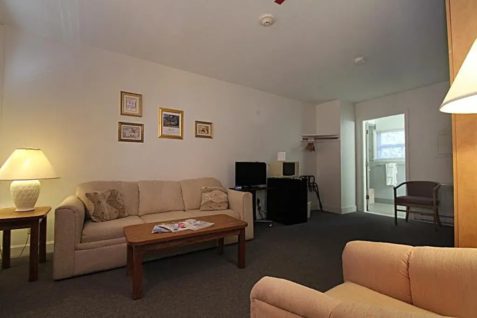 Hamilton Village Inn