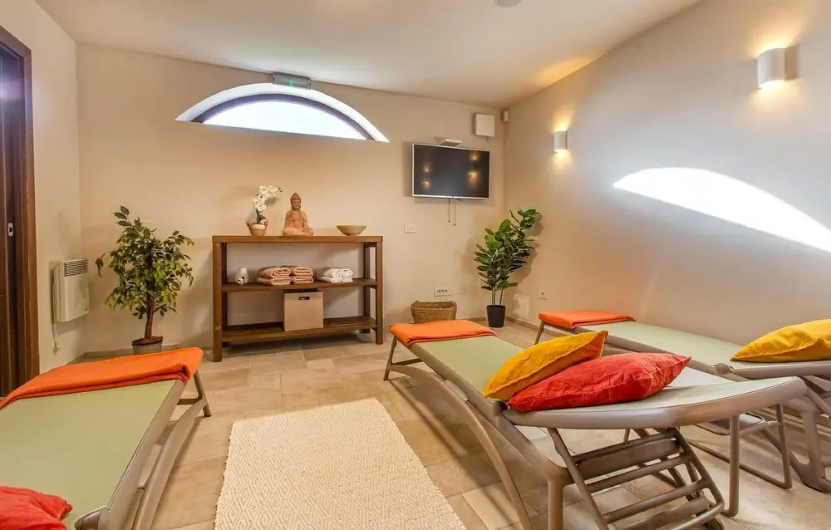 Awesome Home in Gracisce With Outdoor Swimming Pool, Sauna and 6 Bedrooms