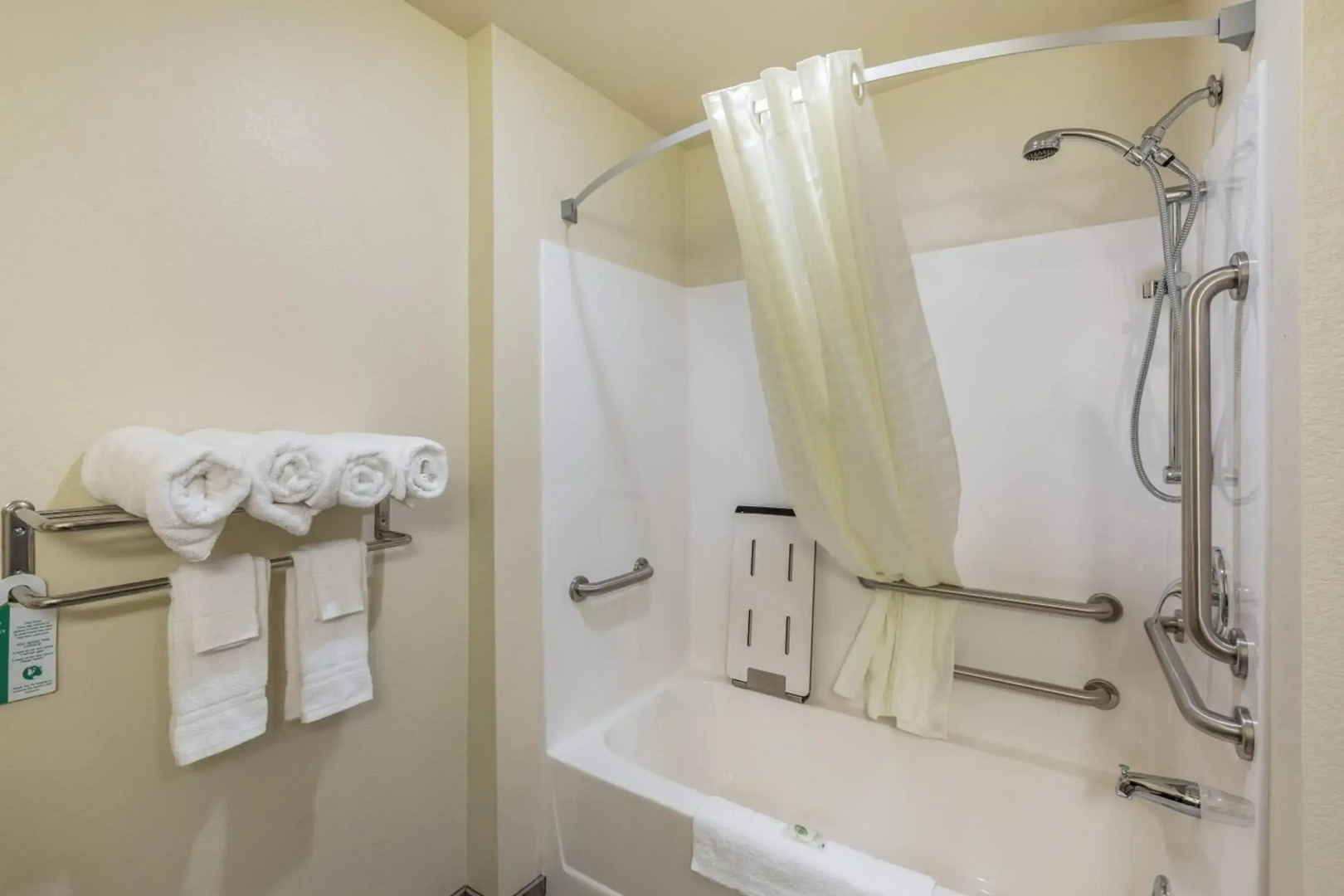 Cobblestone Hotel & Suites – Stevens Point