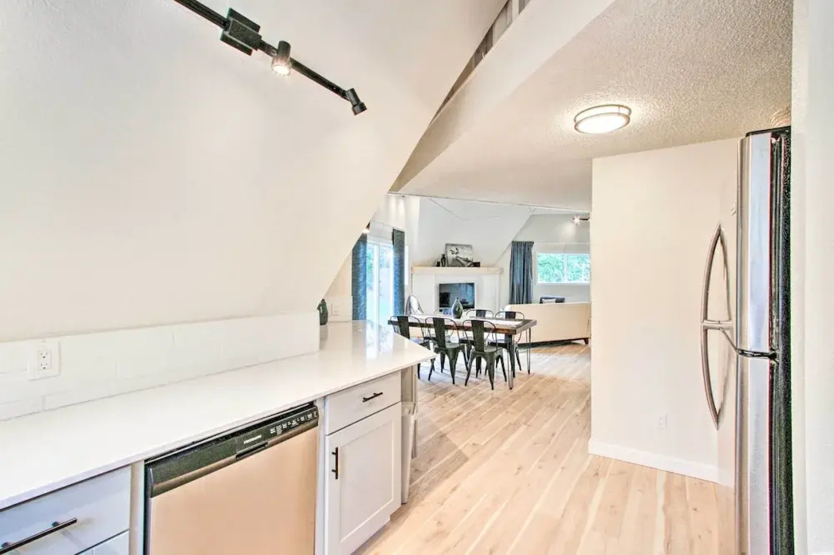 Geodesic Dome House w/ Scenic Views + Hot Tub