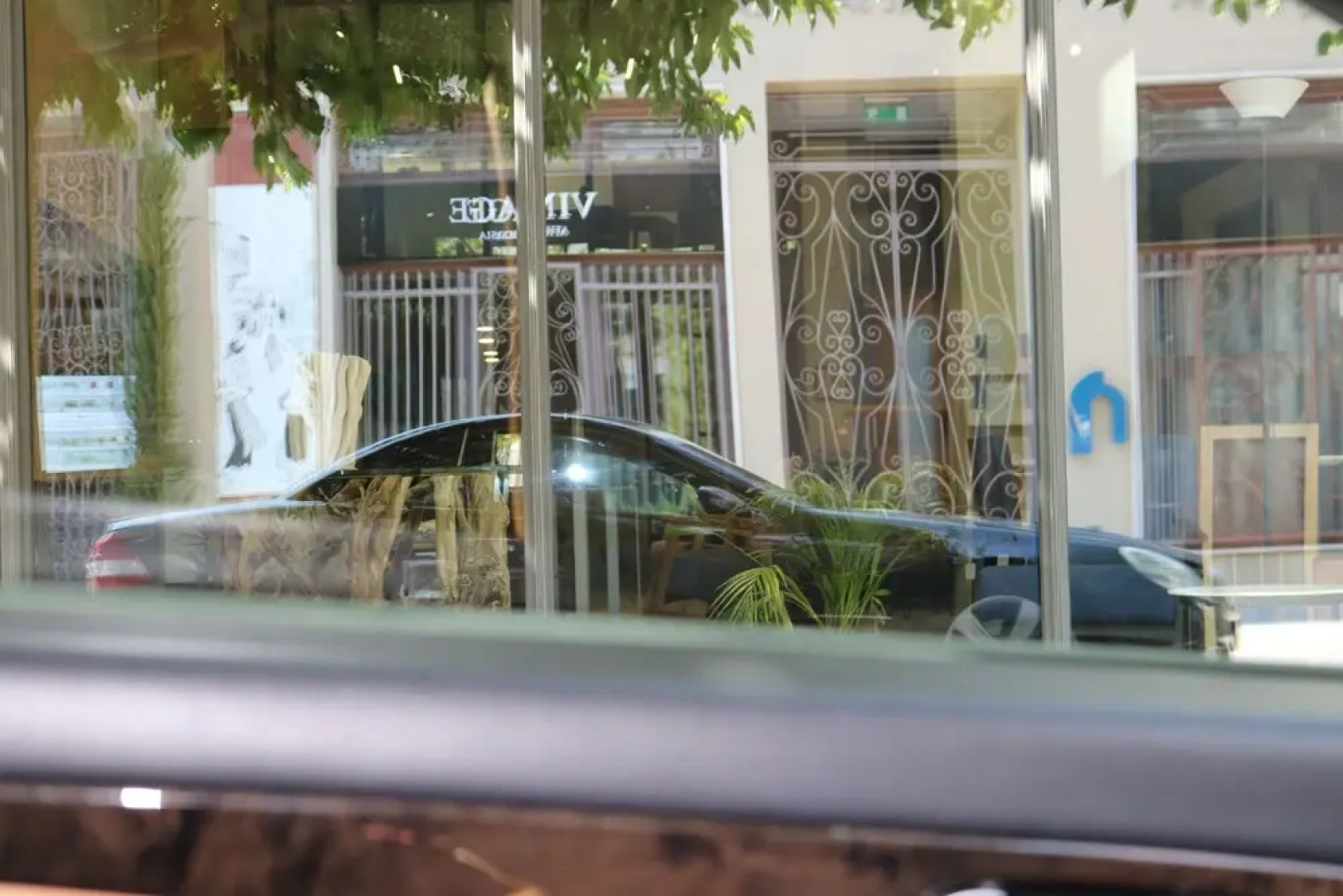 Costas Hostel Action 2