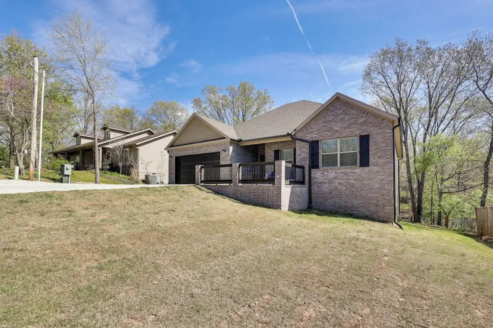 Biking Haven: Charming Bella Vista Home w/ Games!