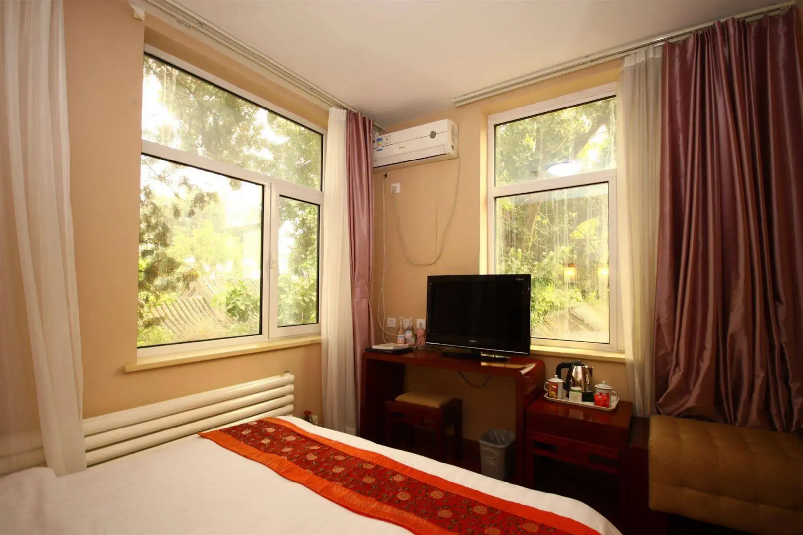 Chinese Culture Holiday Hotel