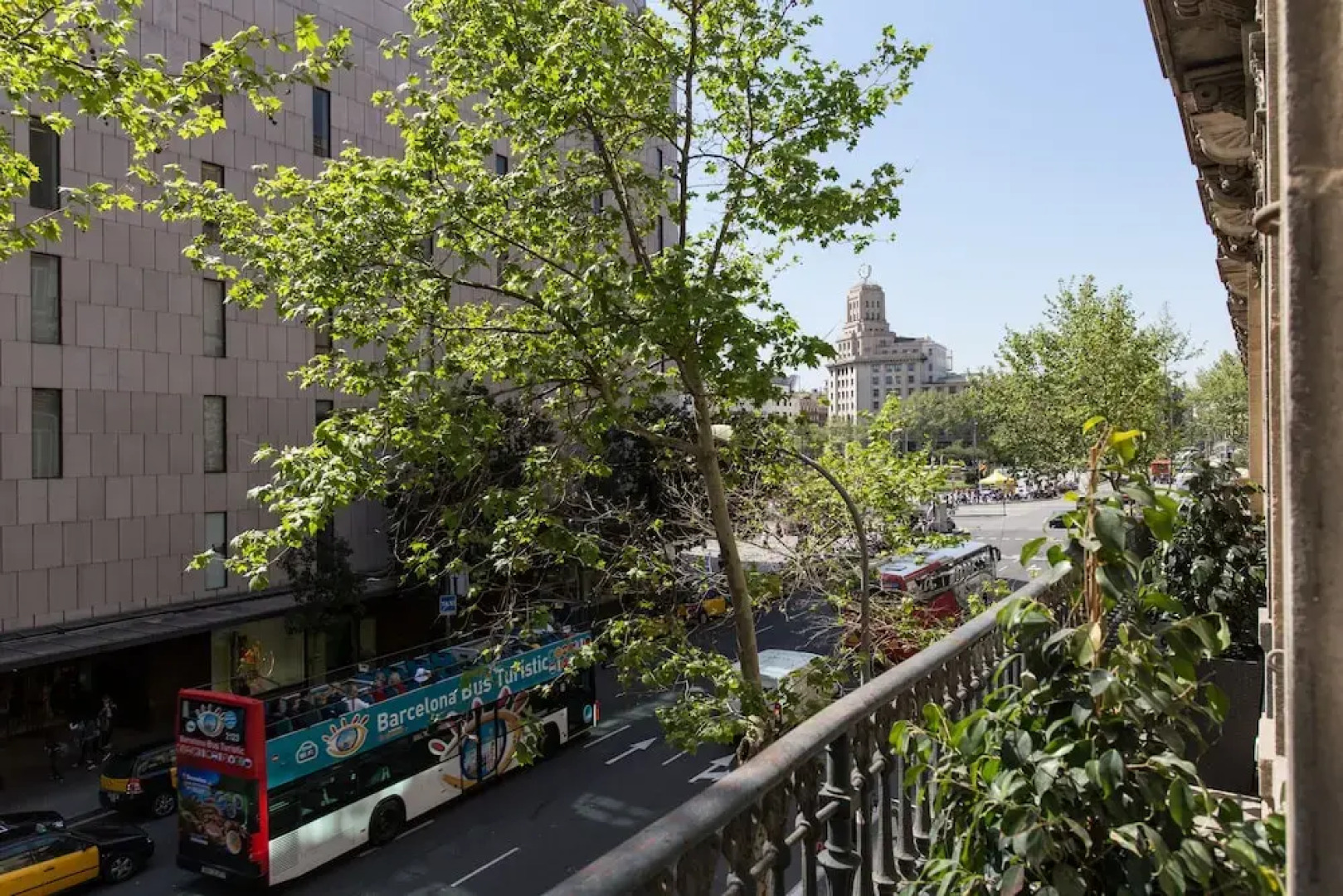 Izaila Plaza Catalunya