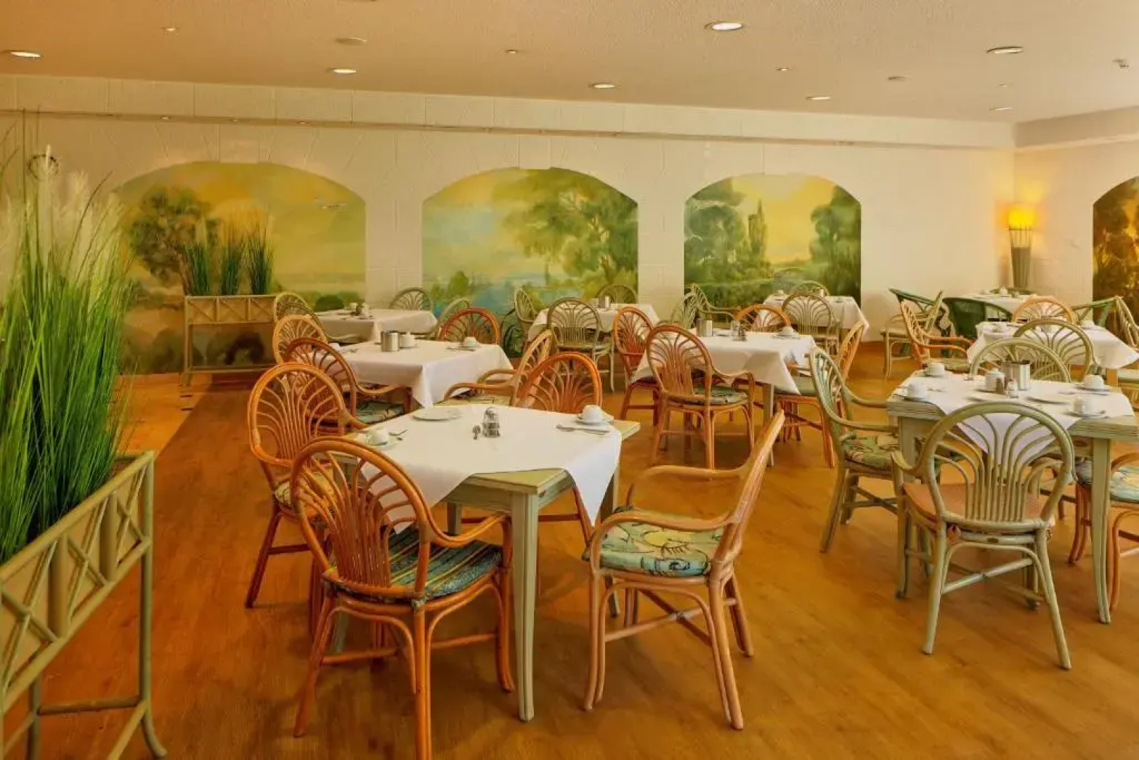 4 * Axxon Hotel