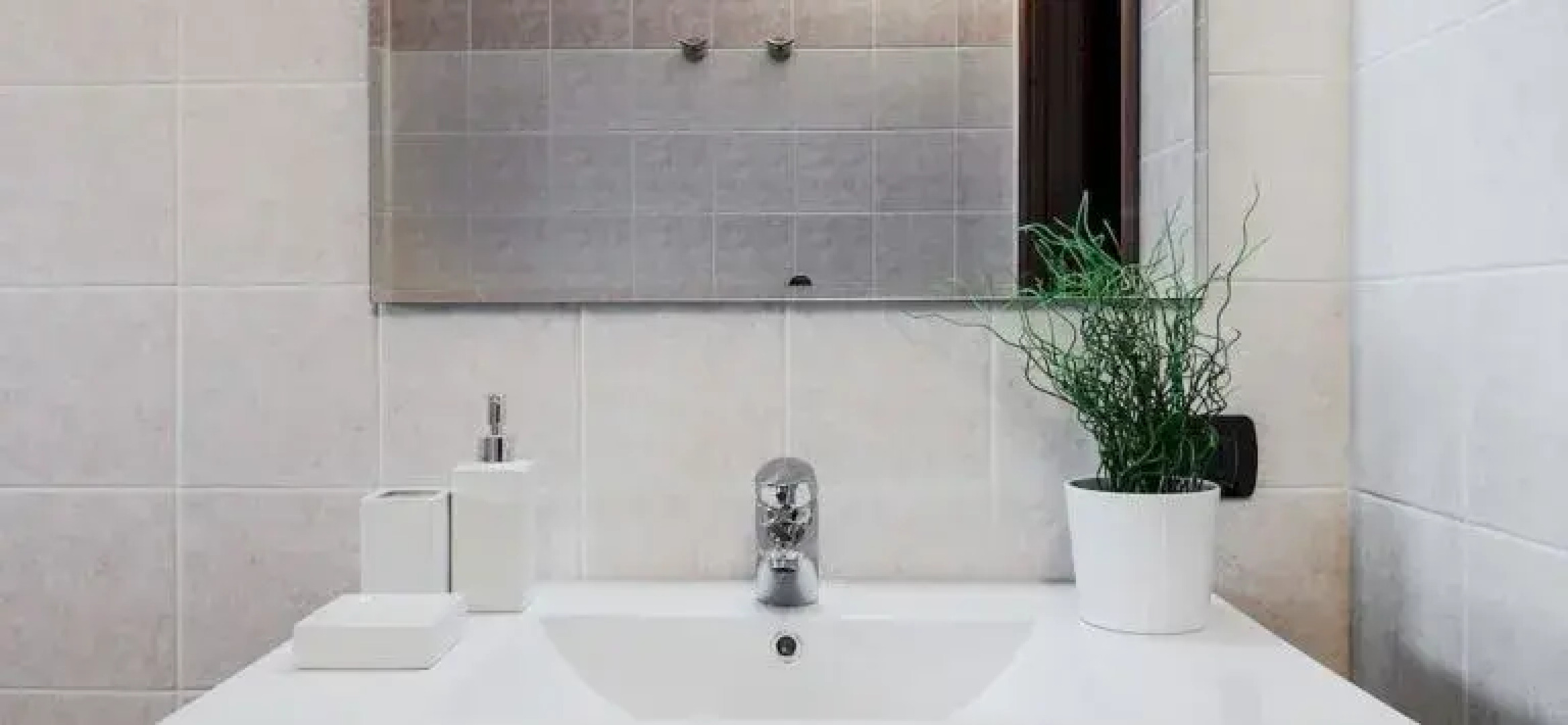 Suitelowcost - Limbiate