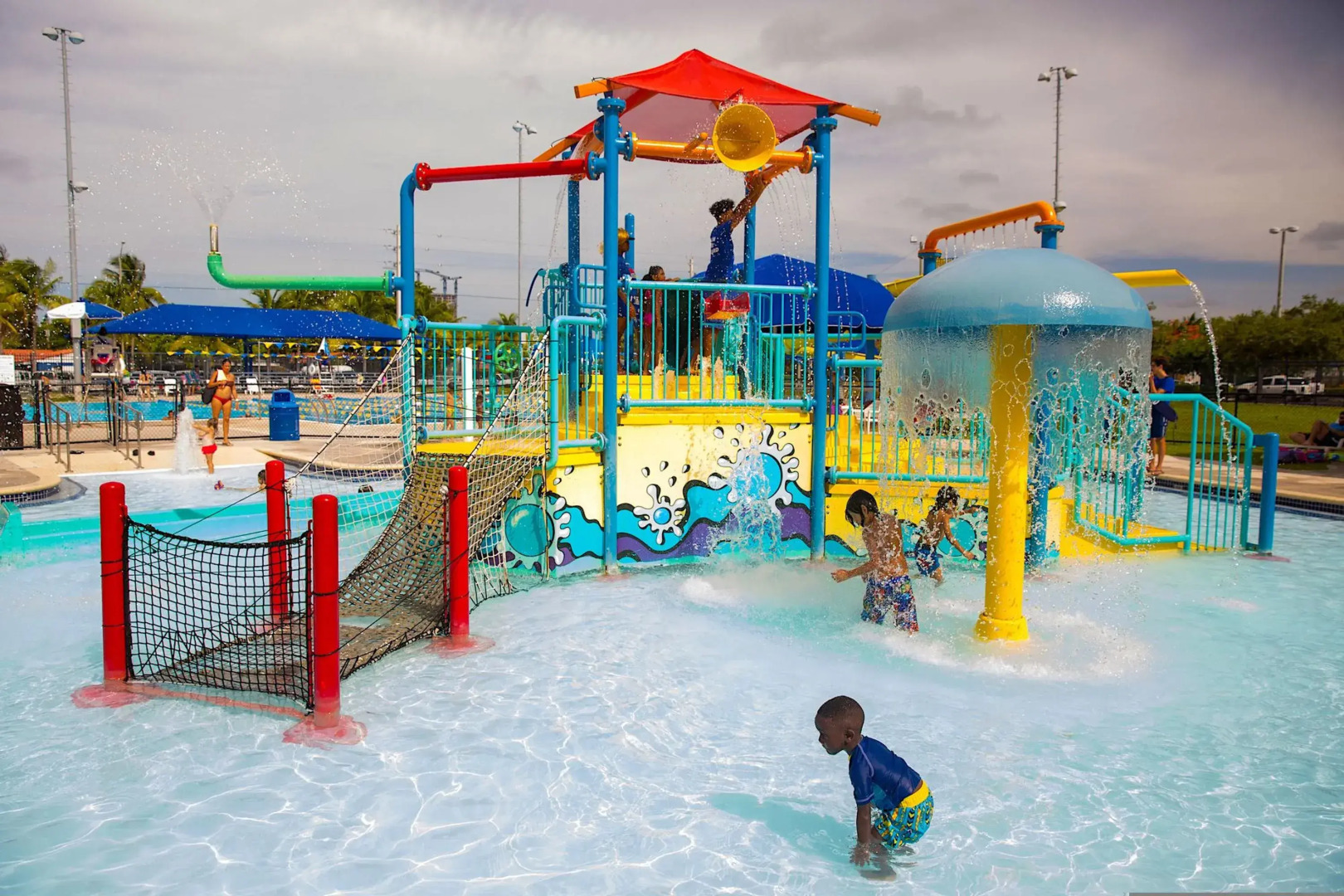 Waterfront 1BR Parking Walk to the Beach