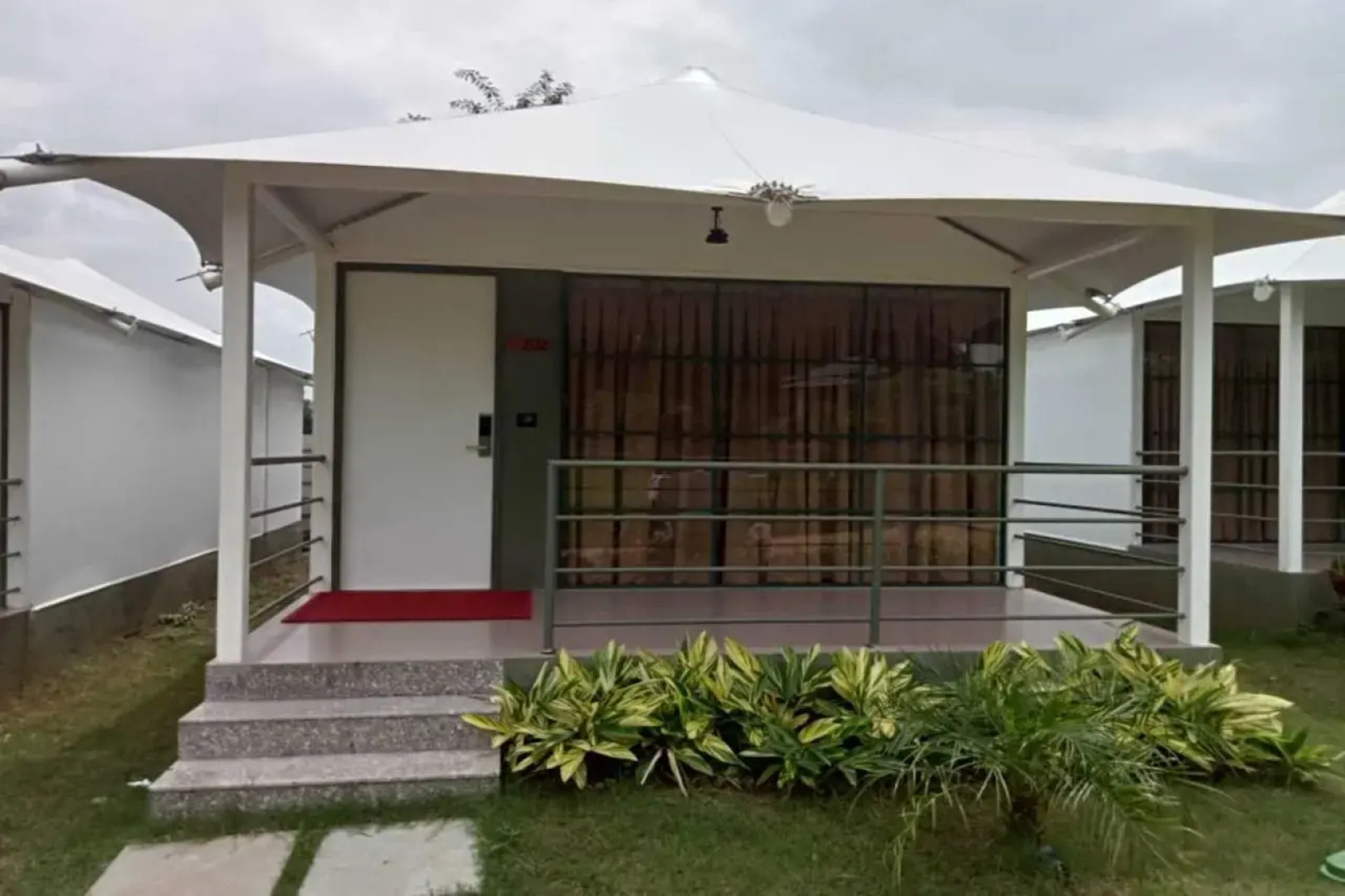 White Feather Resort Kauncha