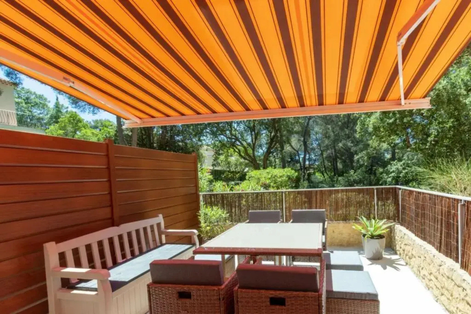 NICE STUDIO 30 m with TERRACE near the SEA