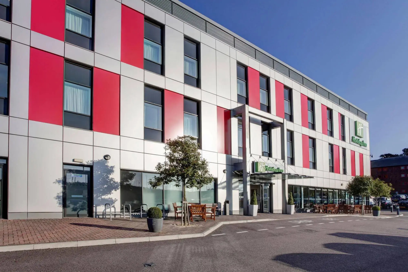 Holiday Inn London - Luton Airport by IHG