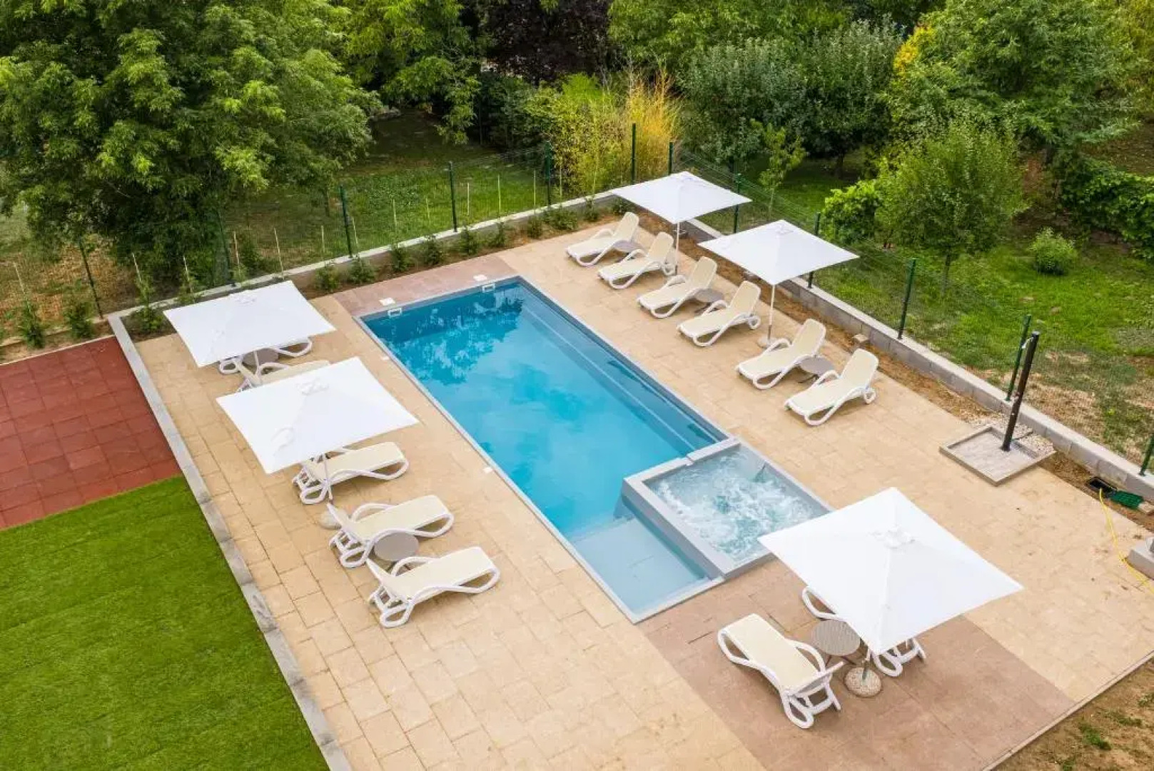 Kistücsök Food & Room