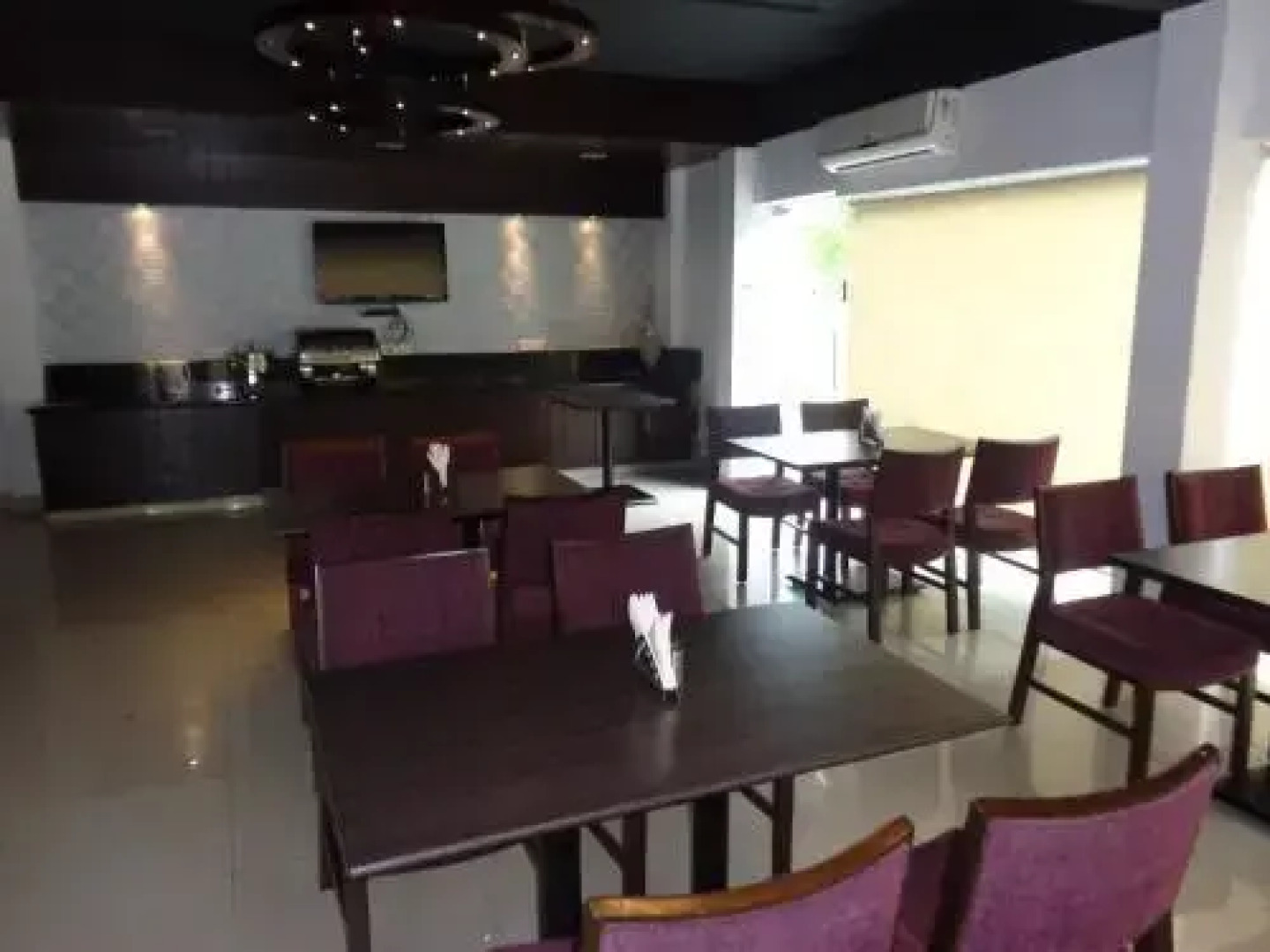 Oyster Airport Hotel