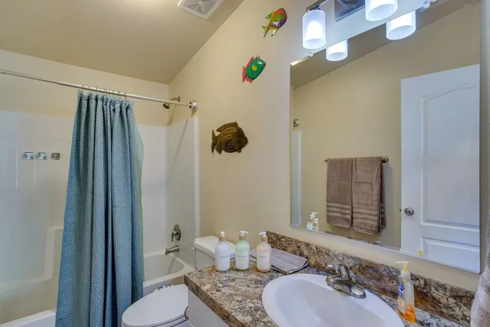 Spacious Home w/ Deck: 5 Mi to Ridgway State Park!