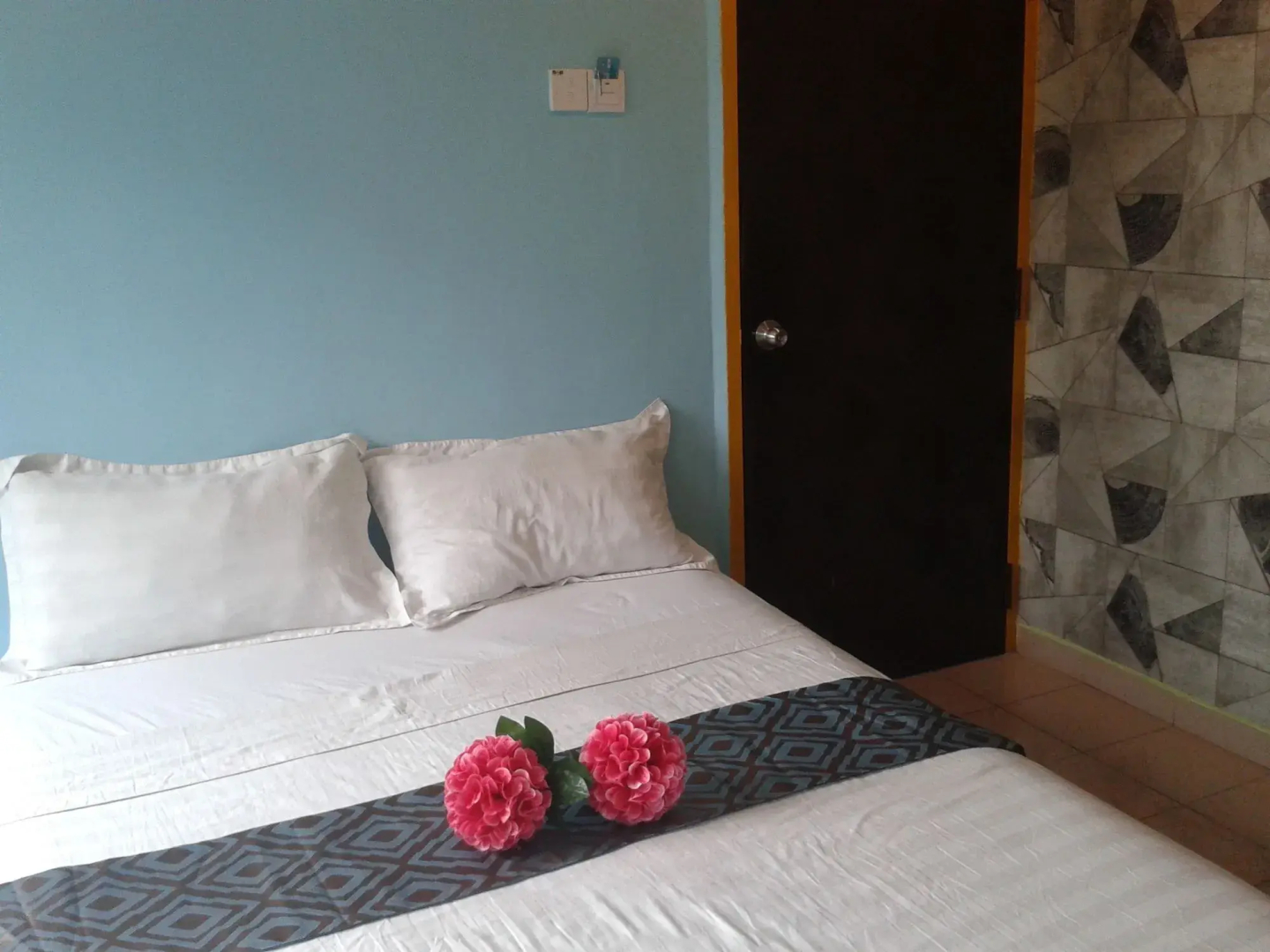 OYO 252 Lotus Hotel