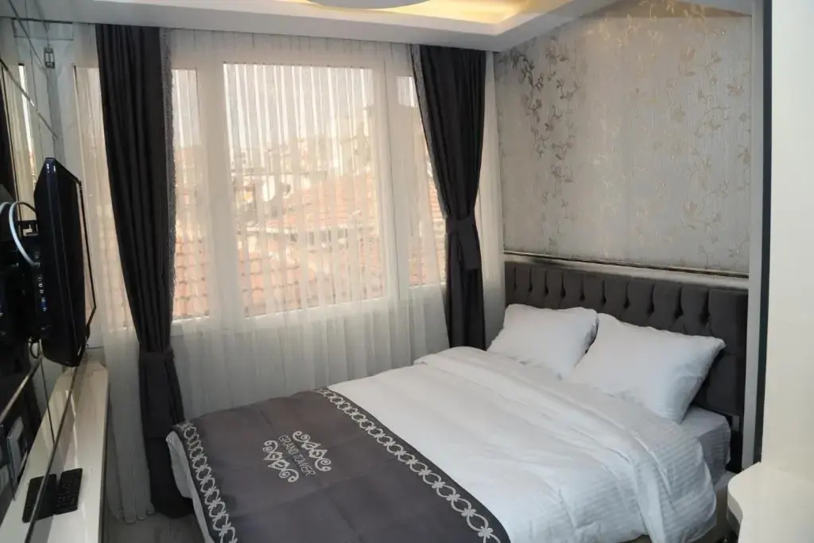 Grand Tower Hotel