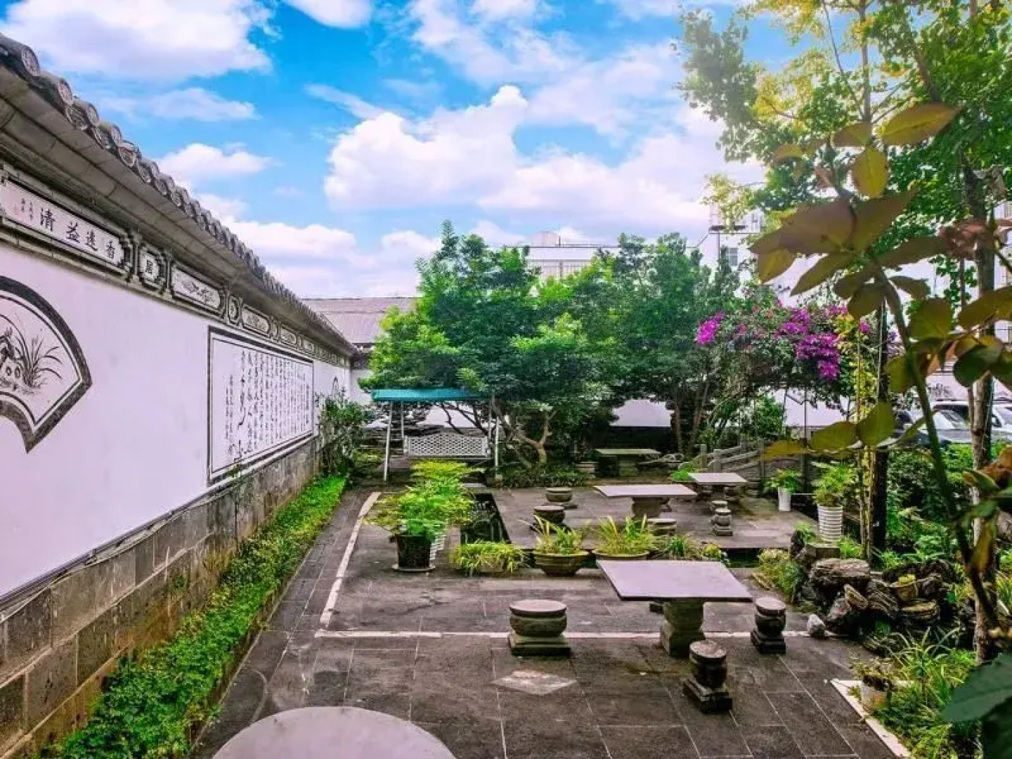 Green Tree Inn Tengchong Rehai Hot Spring Airport