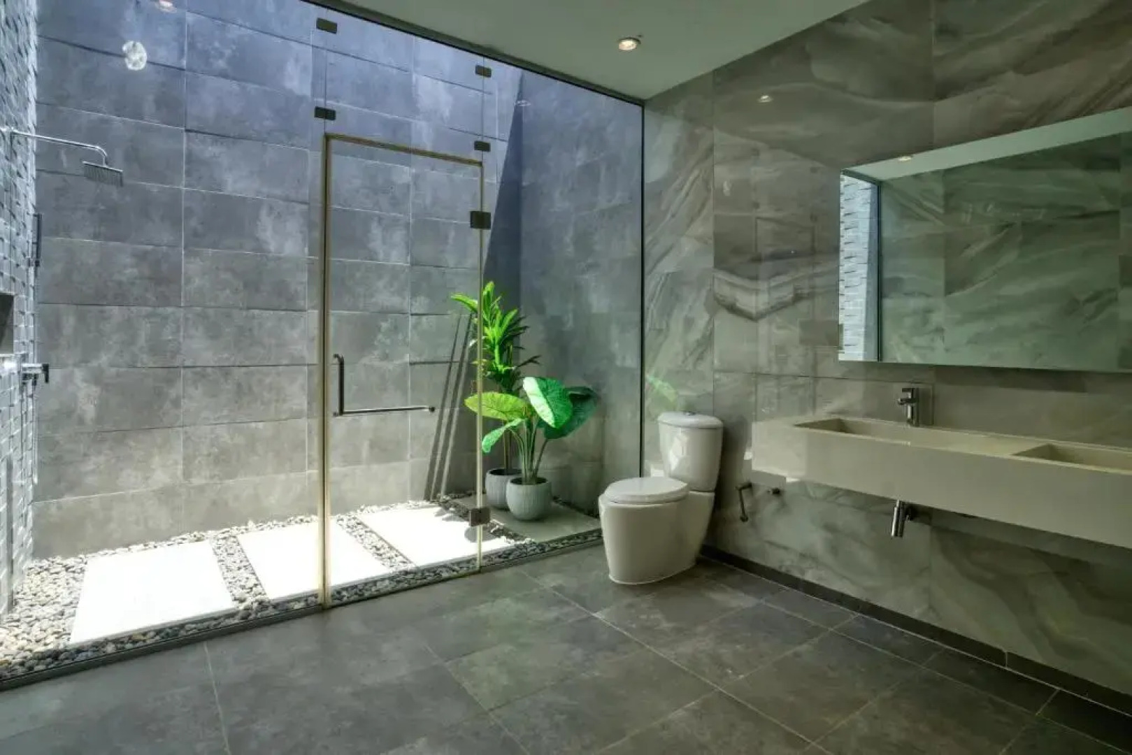 Grand Modern Villa 6-bedroom! Brand New! Heated Jacuzzi!