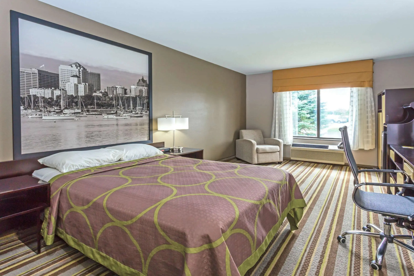 Delavan Inn and Suites