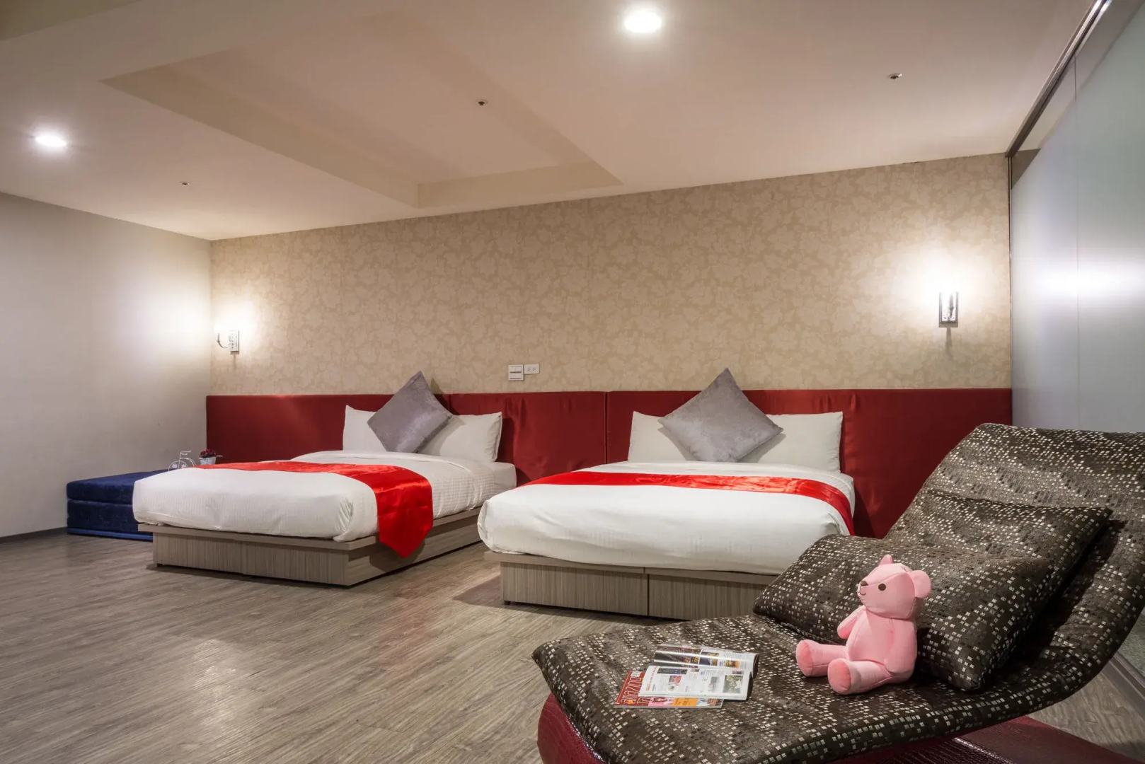 Sparkle Hotel Taipei Bridge