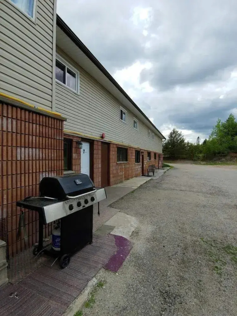 Town and Country Motel in Nipigon