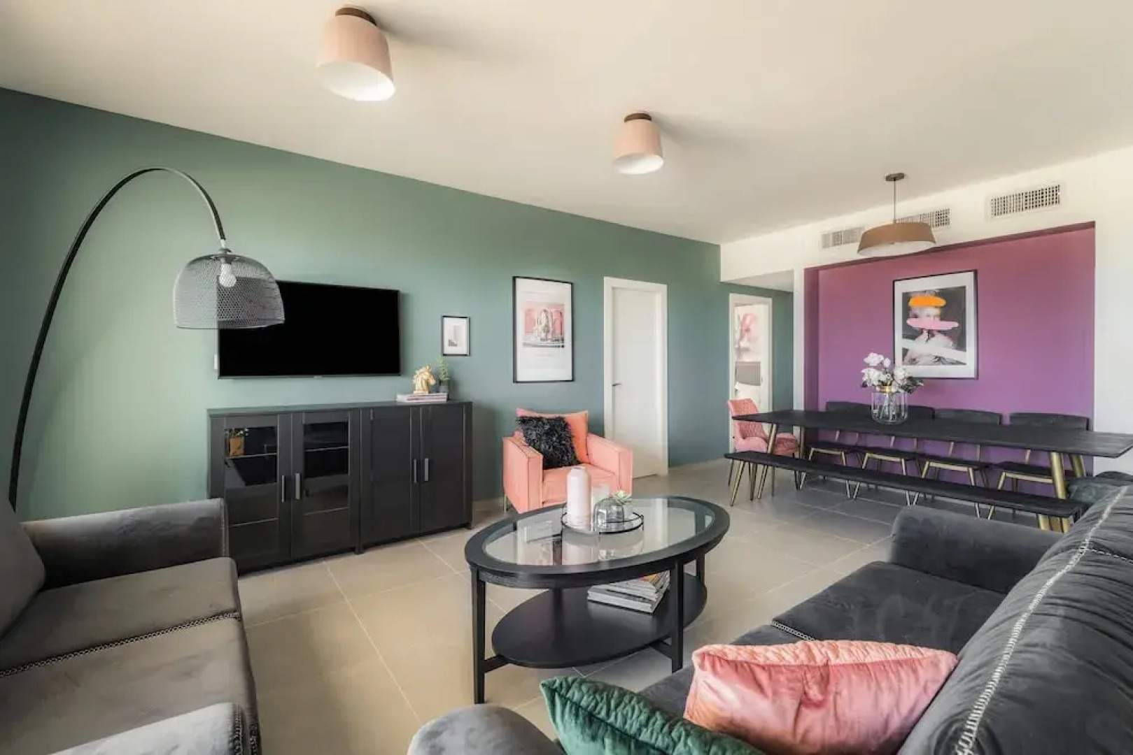 Stunning 4Bd Apt w/ Balcony, Parking & Sea Views by Sea N' Rent