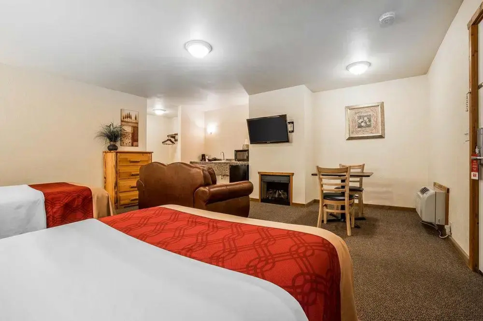 Econo Lodge Inn & Suites Kalispell
