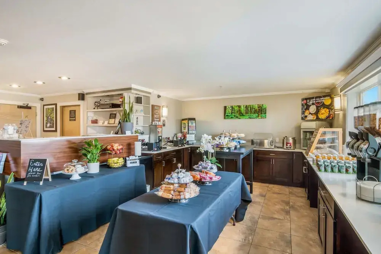 Days Inn and Suites Sequim