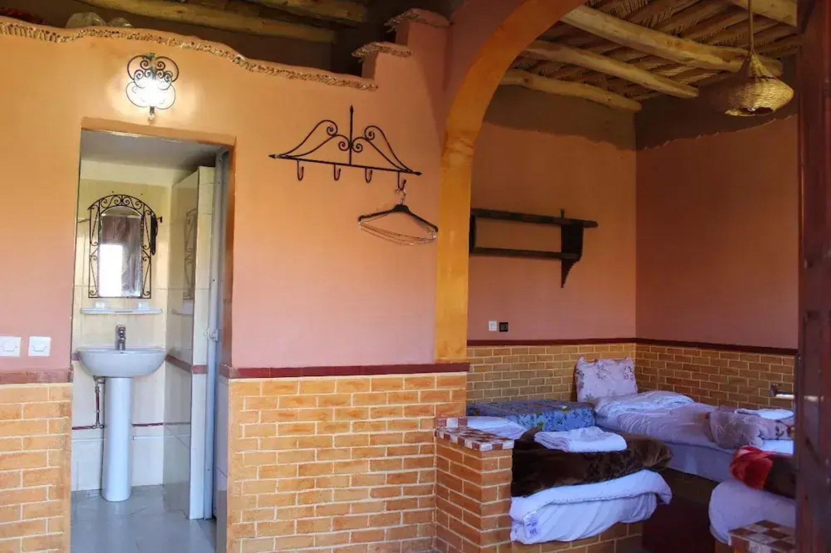 Hotel cascades dades