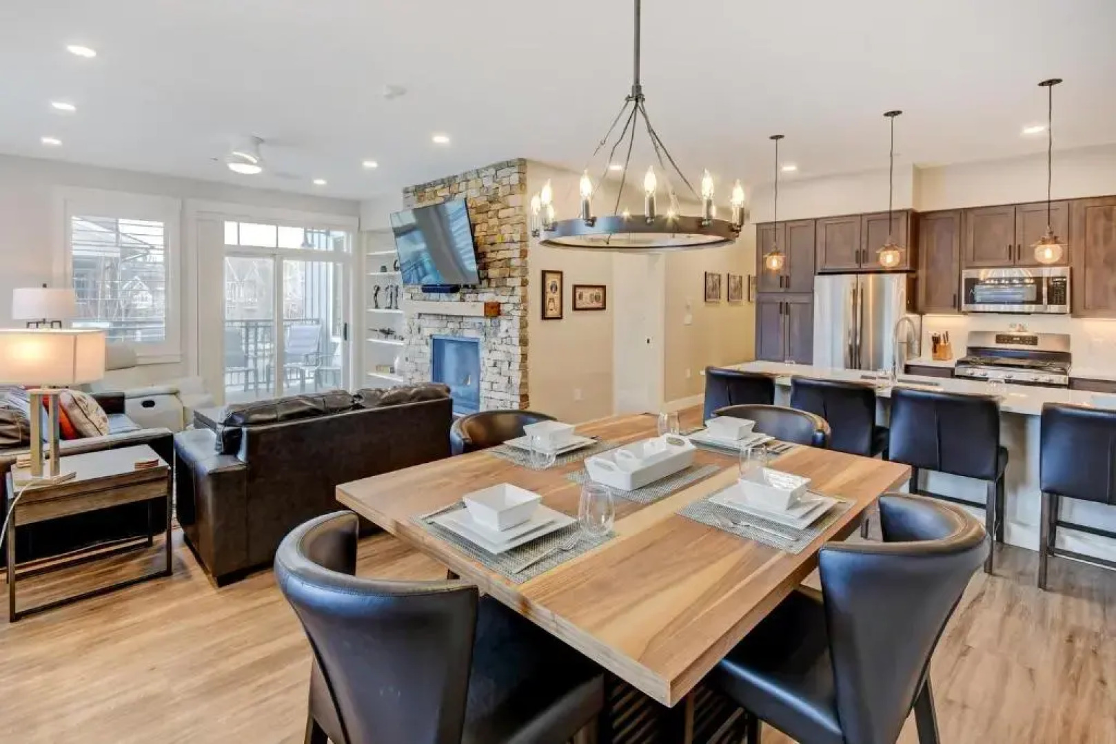 New Luxury Loft #103 Near Resort Huge Hot Tub & Views - FREE Activities & Equipment Rentals Daily