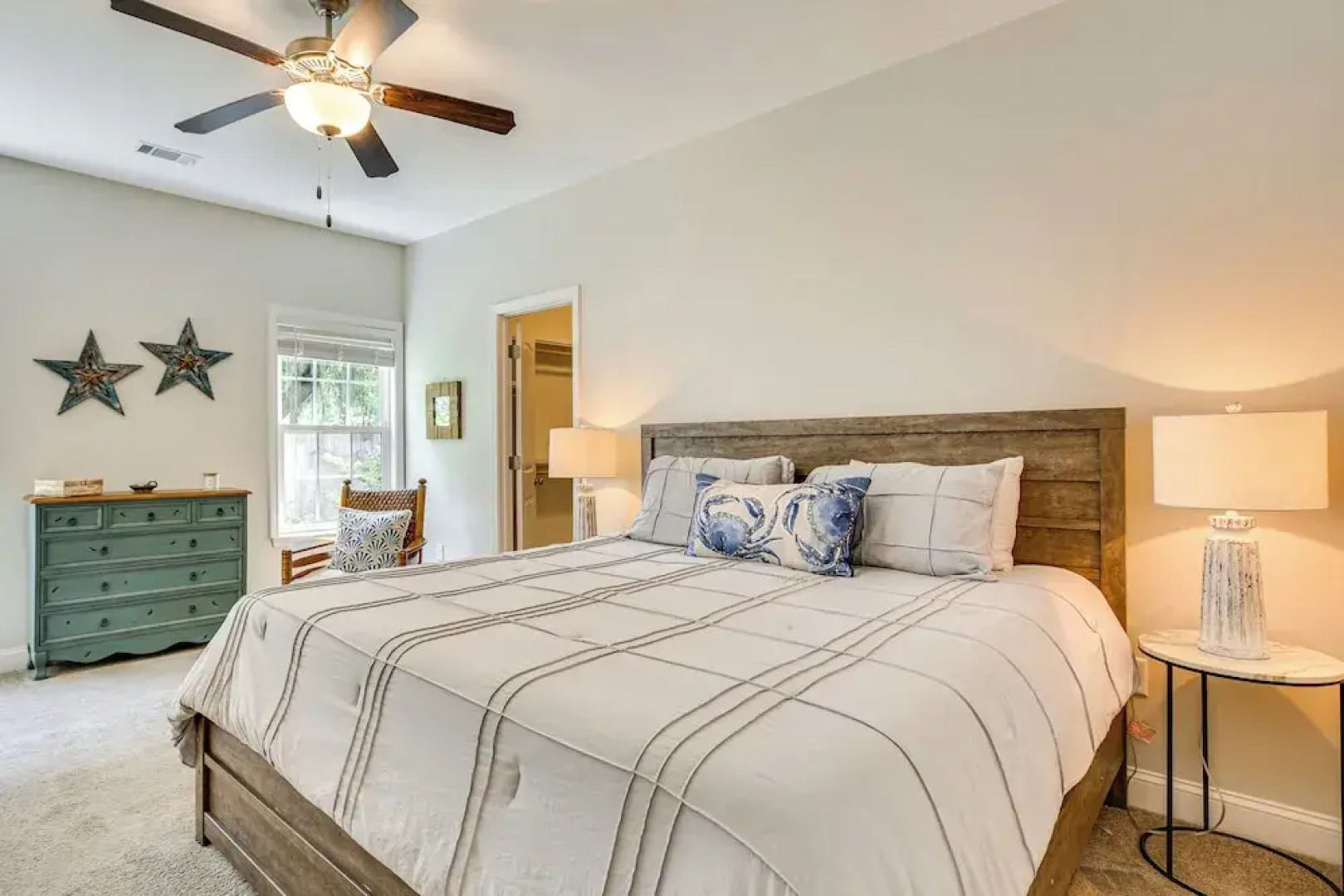 1 Mi to Riverfront: Darien Family Home