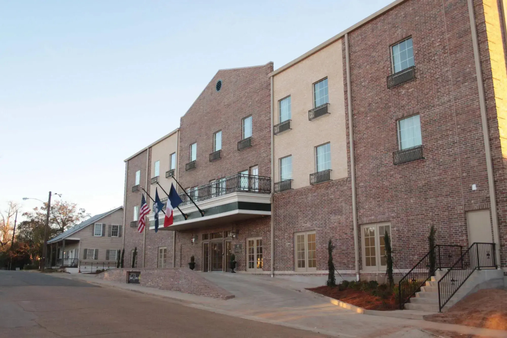 Chateau Saint Denis Hotel