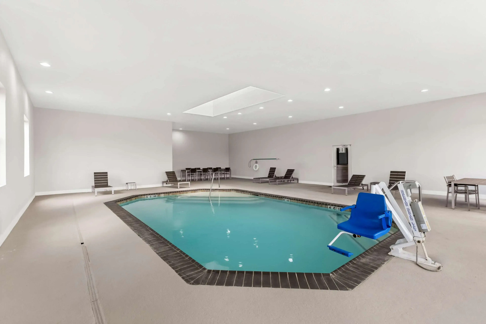 Sonesta Essential La Porte