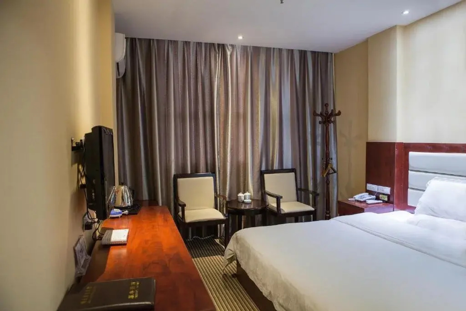 Wudangshan Jiale Business Hotel