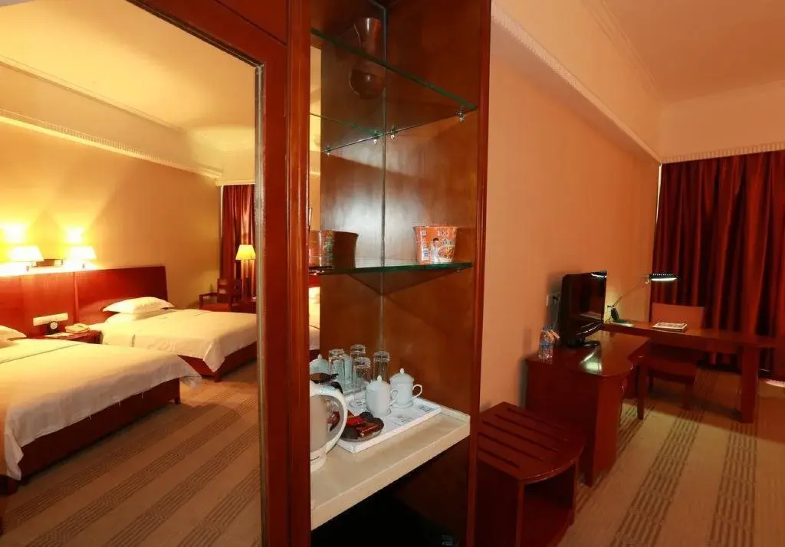 Qinzhou Jingtai Grand Hotel