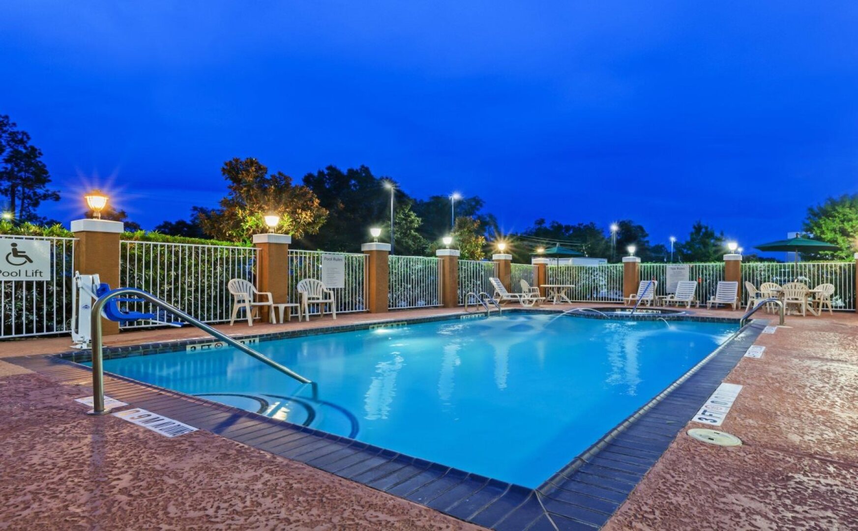 Holiday Inn Express Hotel & Suites BEAUMONT NW by IHG