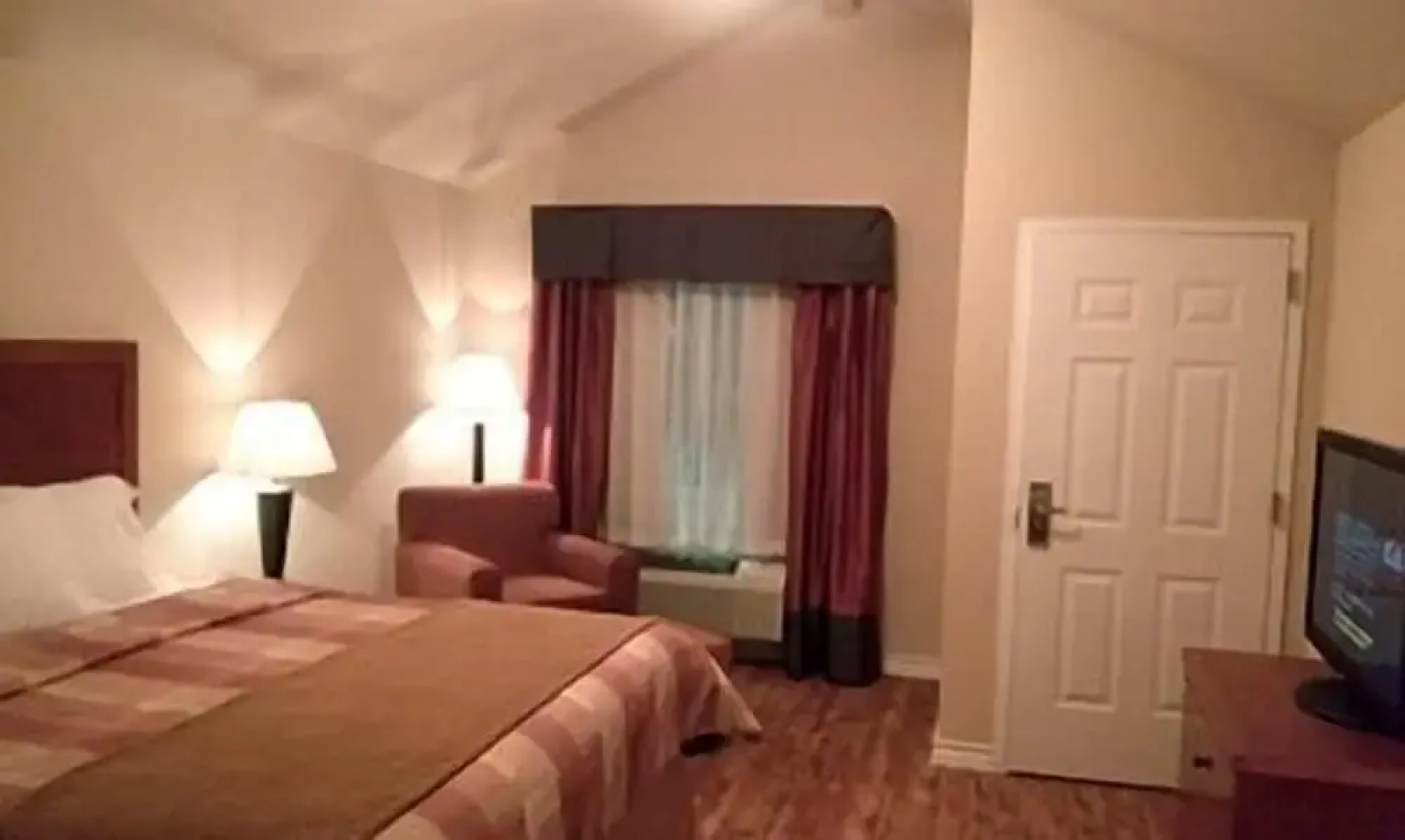 FieldHouse Inn