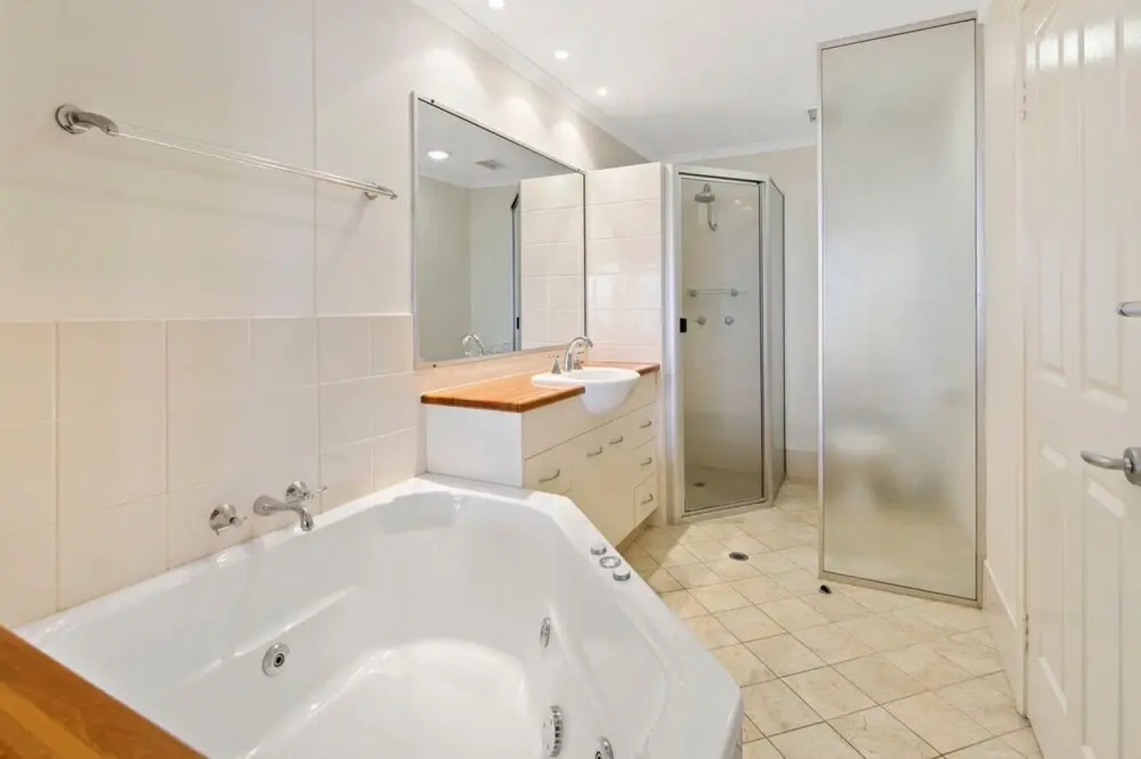 Luxury Beach Unit Dolphin Heads