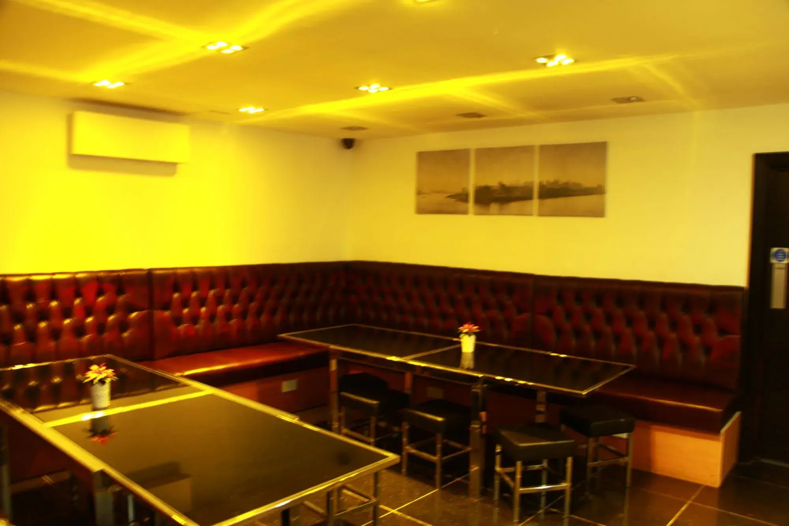 Exhibition Court Hotel 4