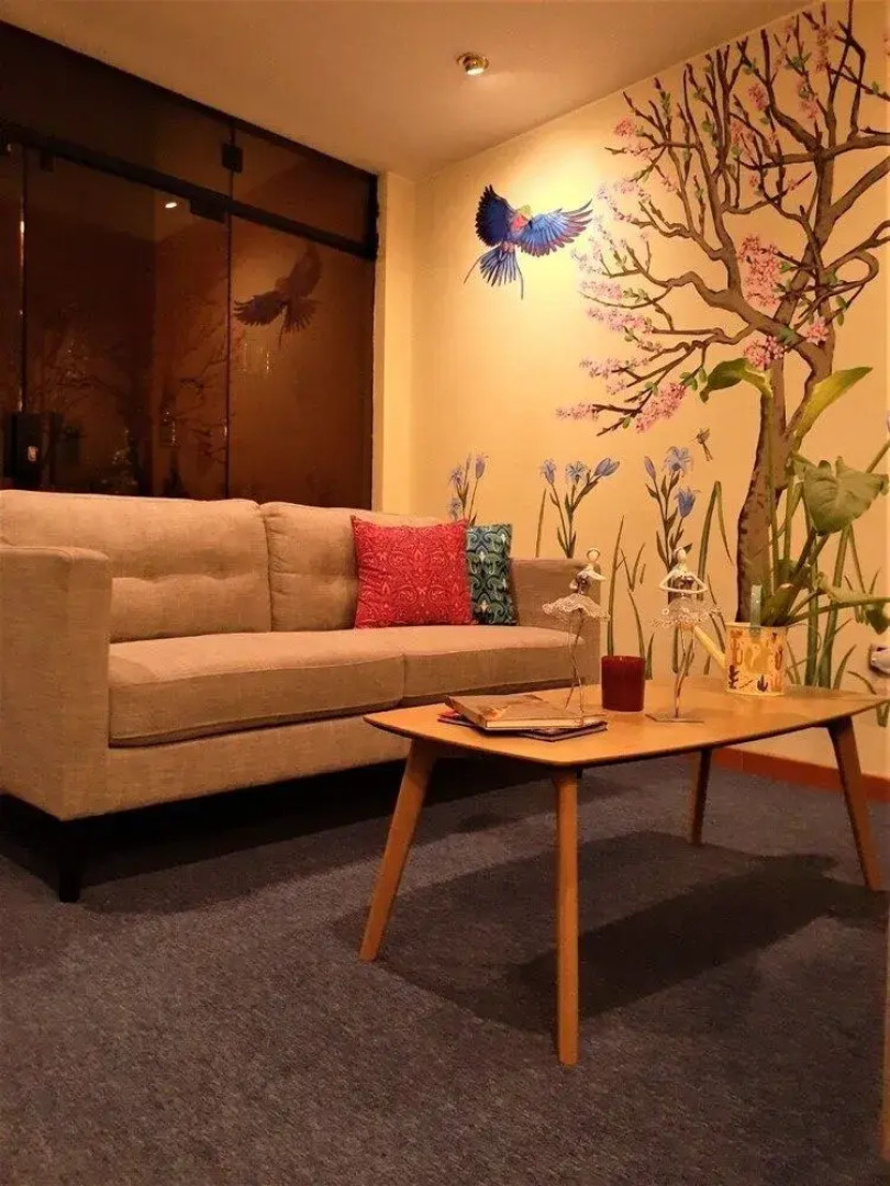 Hermes 205 Life Style