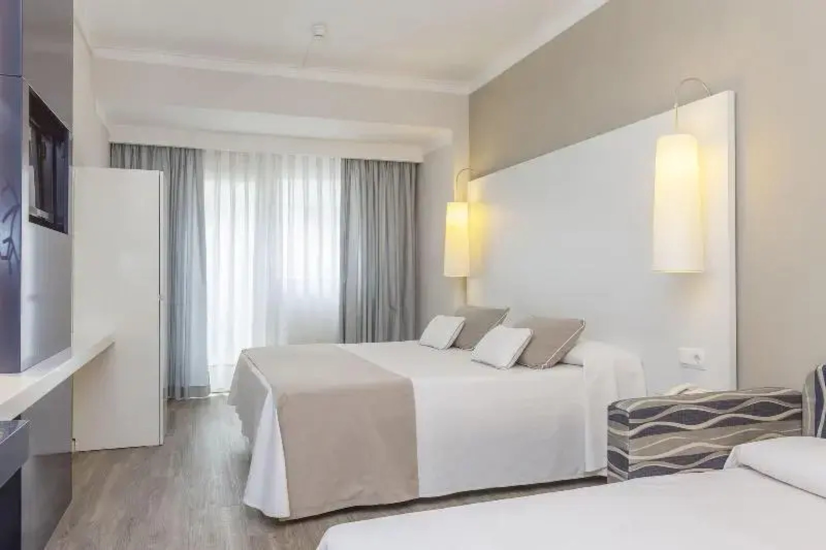 Canyelles Marina 3000