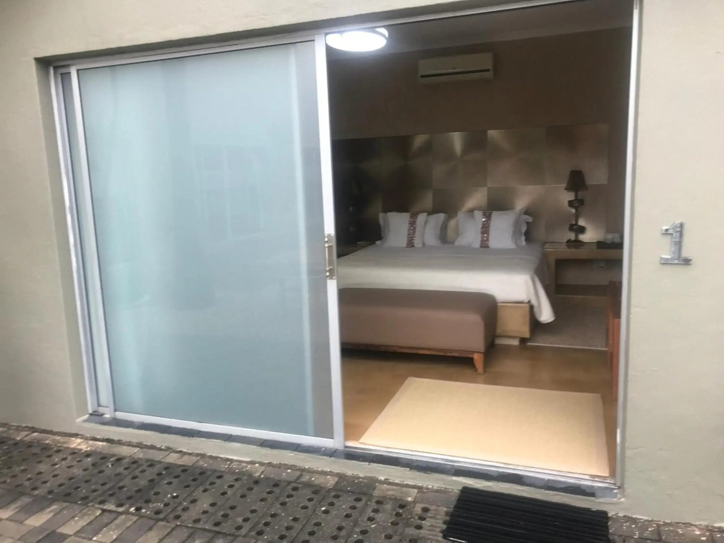 Sunset Lodge & Safaris