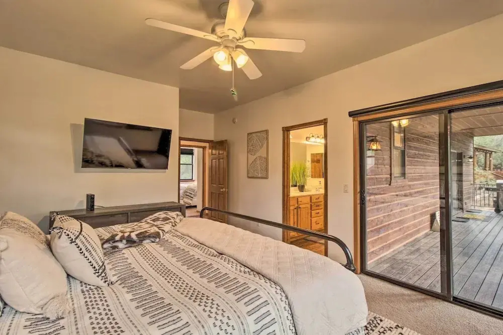 Show Low 'a-to-z Cabin' With Deck & Gas Grill!