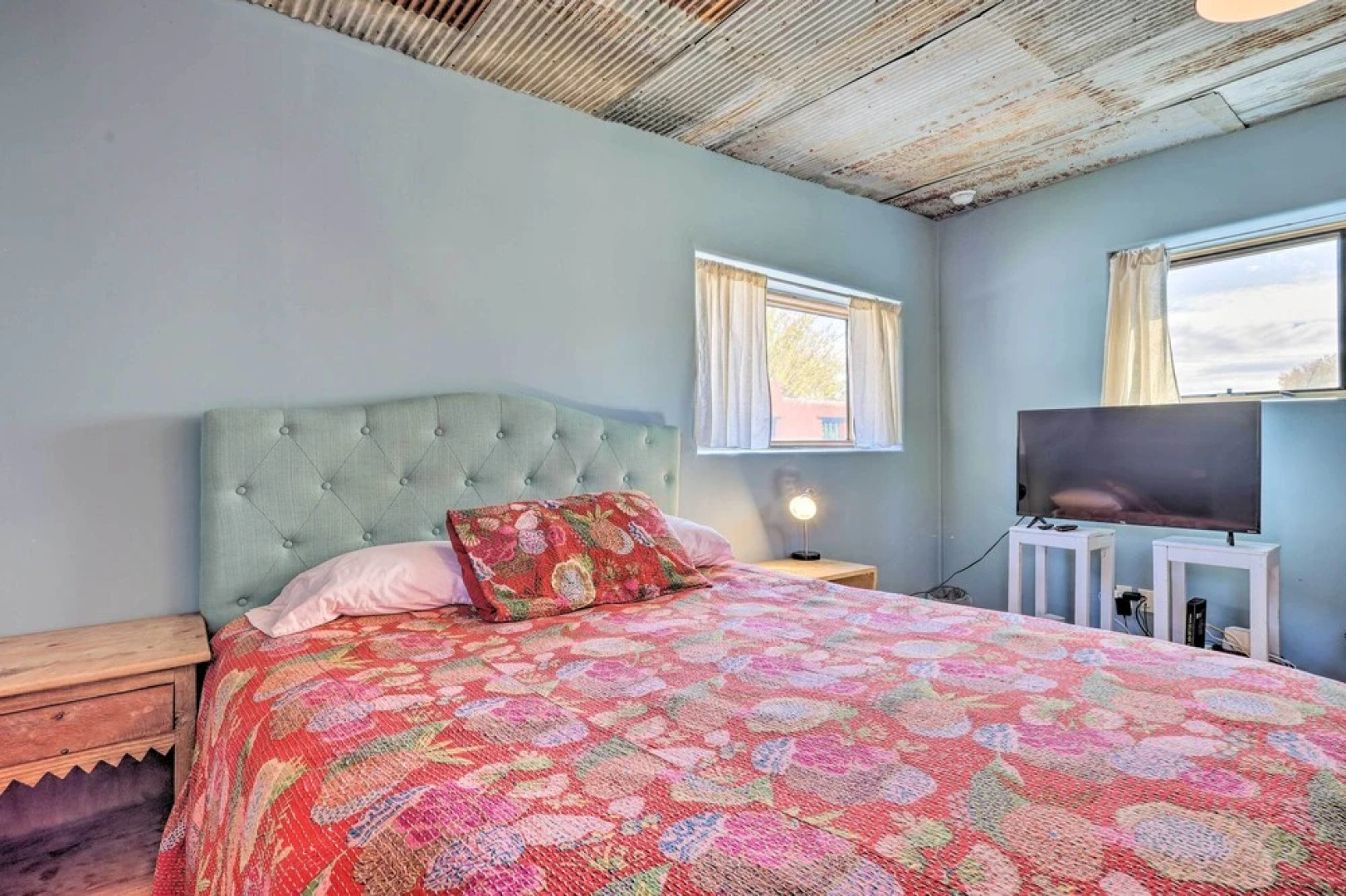 Unique Santa Cruz Studio ~ 25 Mi to Santa Fe